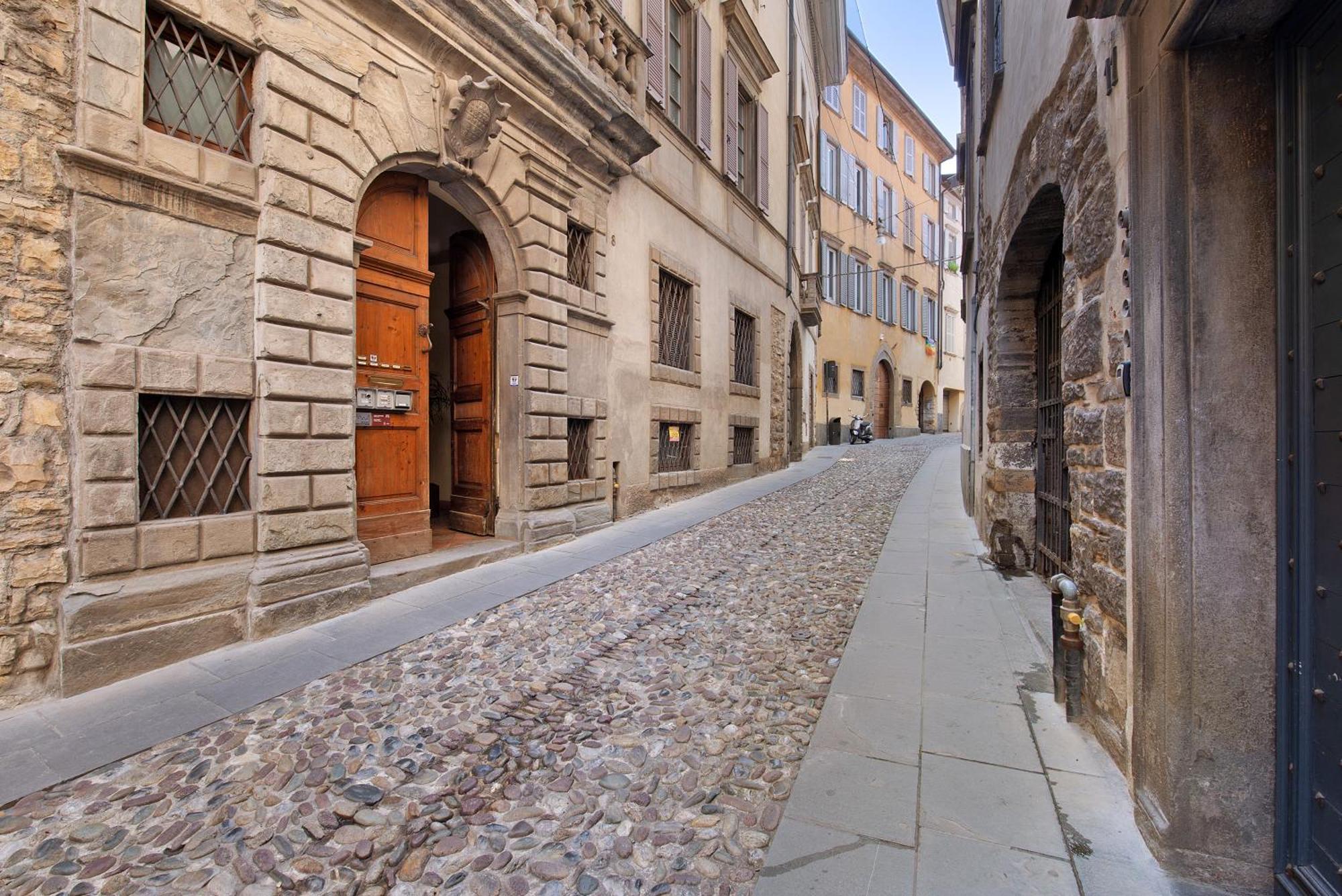 Penthouse In Citta Alta - Bergamo Apartment Екстериор снимка